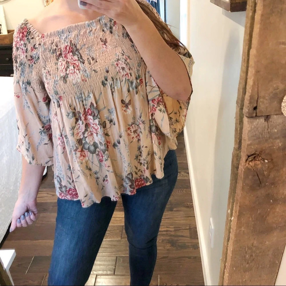 Angie small floral top - Picture 1 of 4